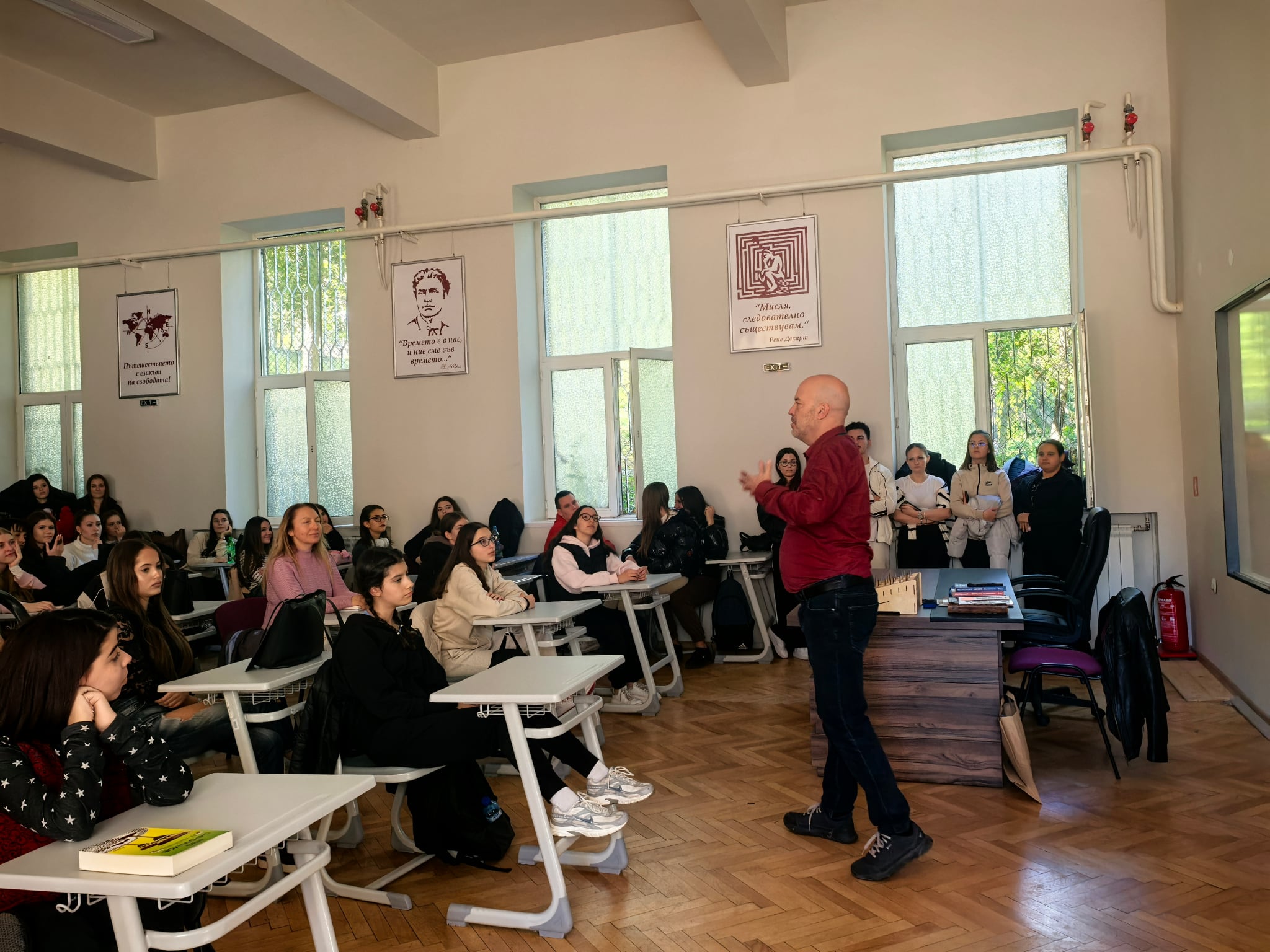 Ivo Siromahov bei einem inspirierenden Treffen mit den Schülern der NTG – Plovdiv