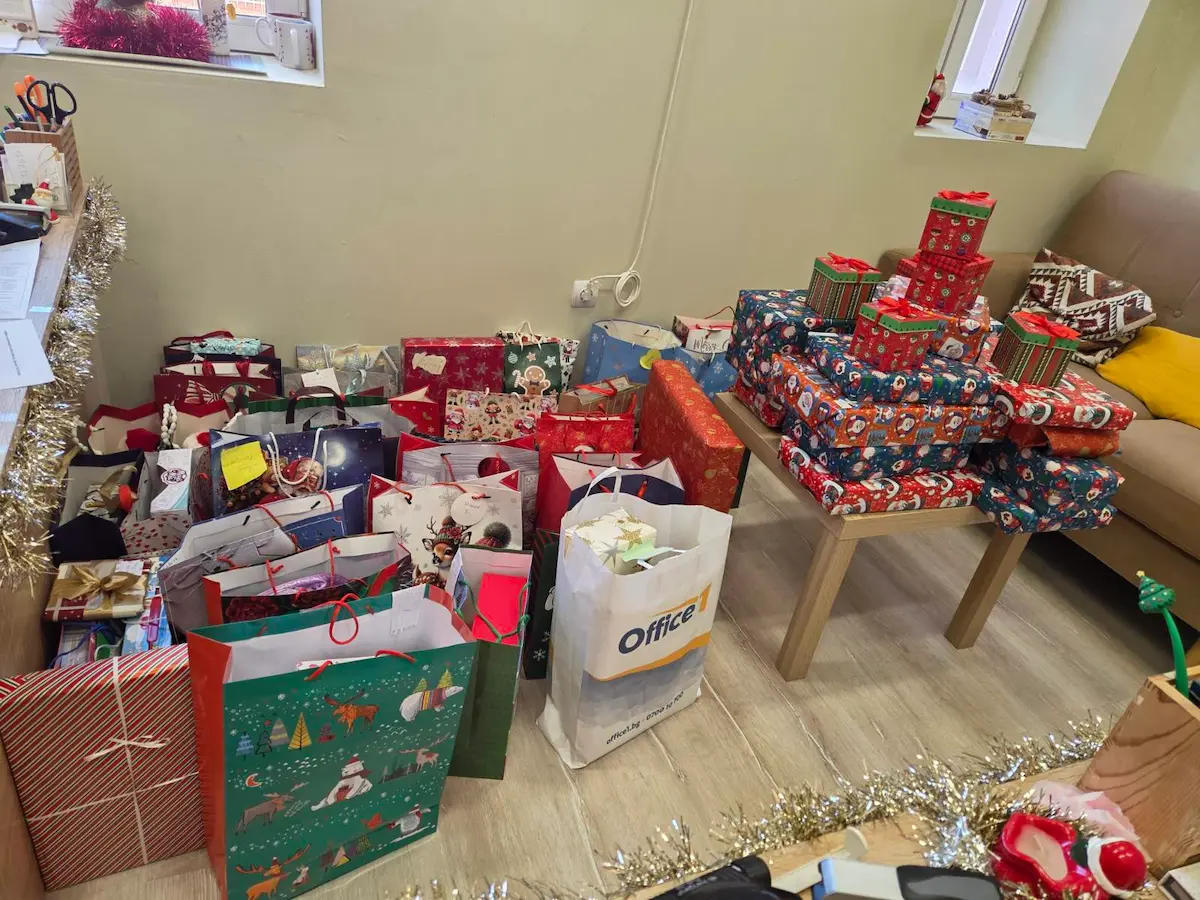 Коледна благотворителна инициатива на учениците от Ученическия съвет и Евроклуба