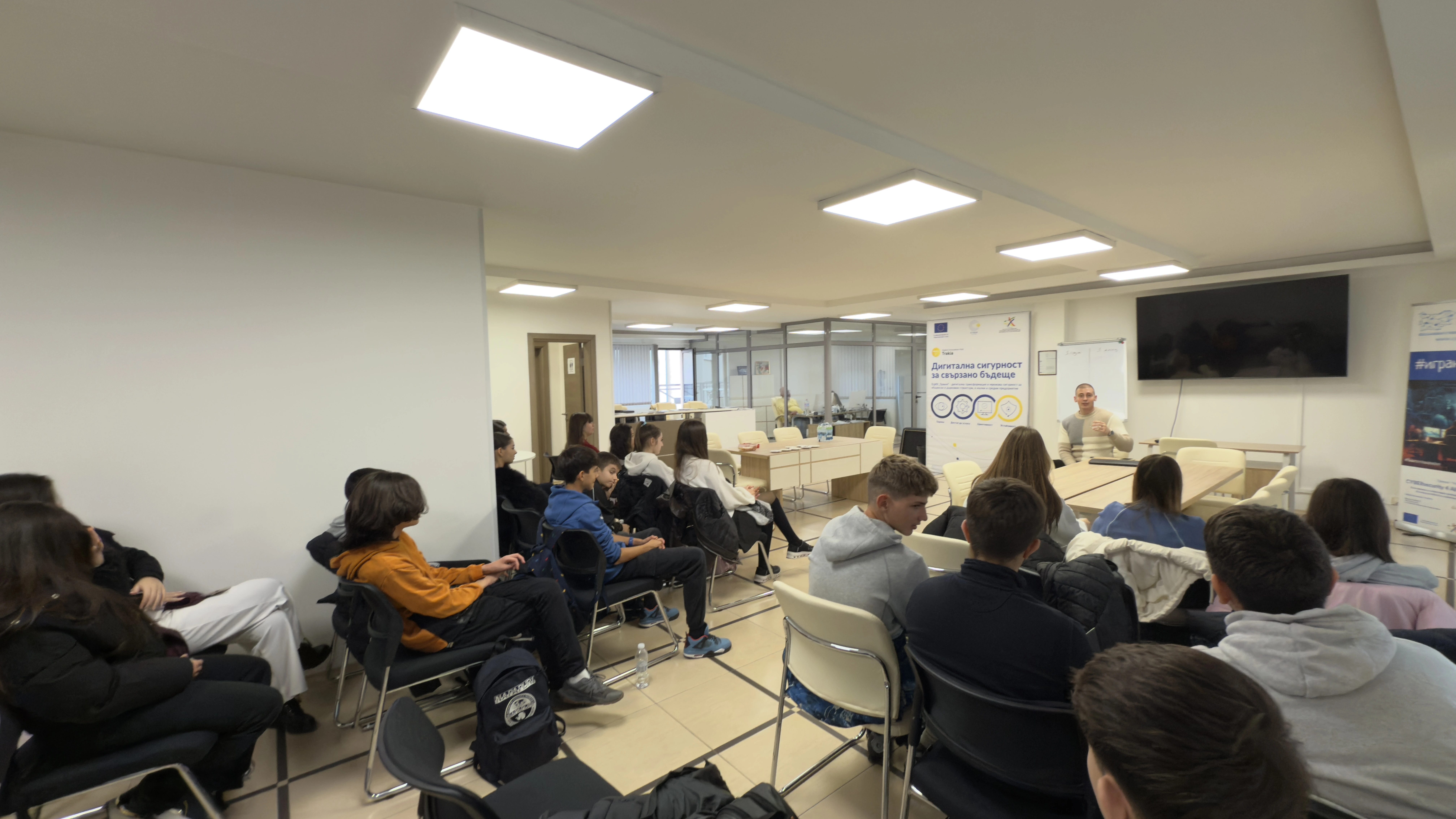 Галерия – снимка 2