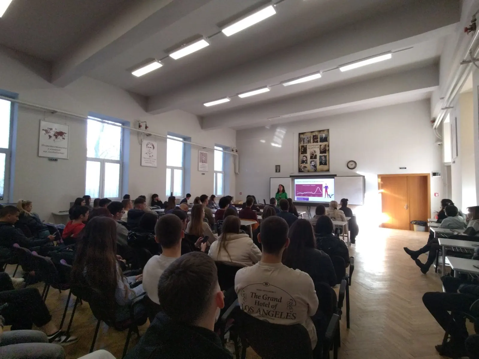 „Щастието и парите“ – проф. Даниела Бобева с откровен разговор с младите икономисти от НТГ за щастието, парите и бъдещето