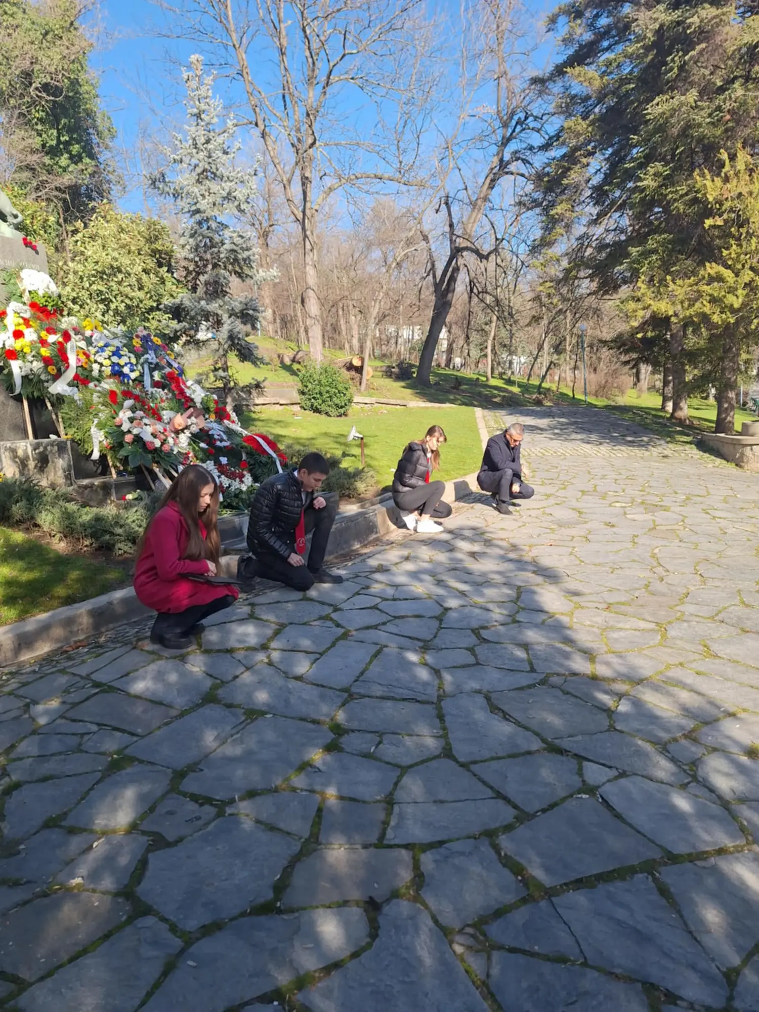 Спектакъл в зала Сила по време на патронния празник