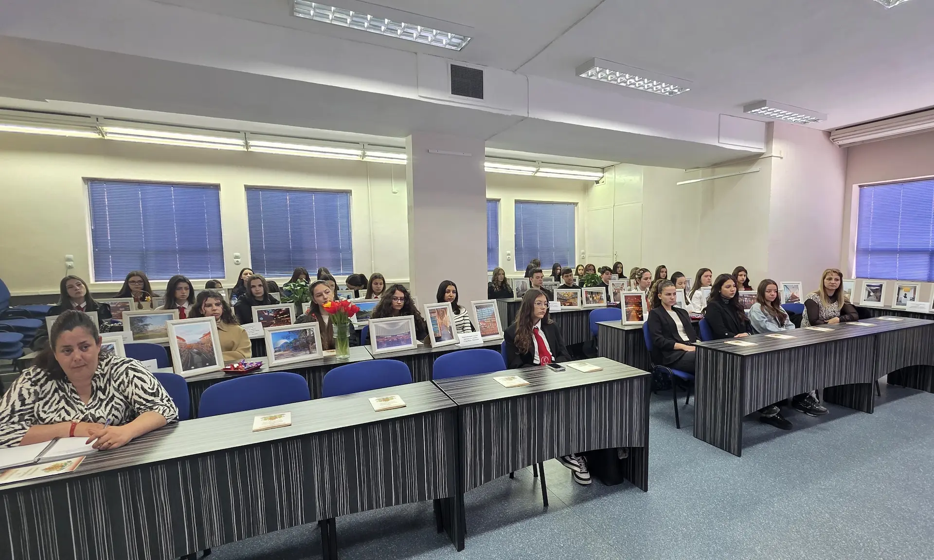 Галерия – снимка 3